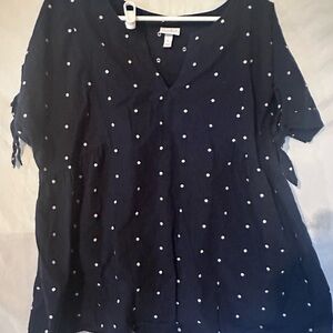 Isabel Maternity by Ingrid & Isabel Black and White Tie Front Blouse